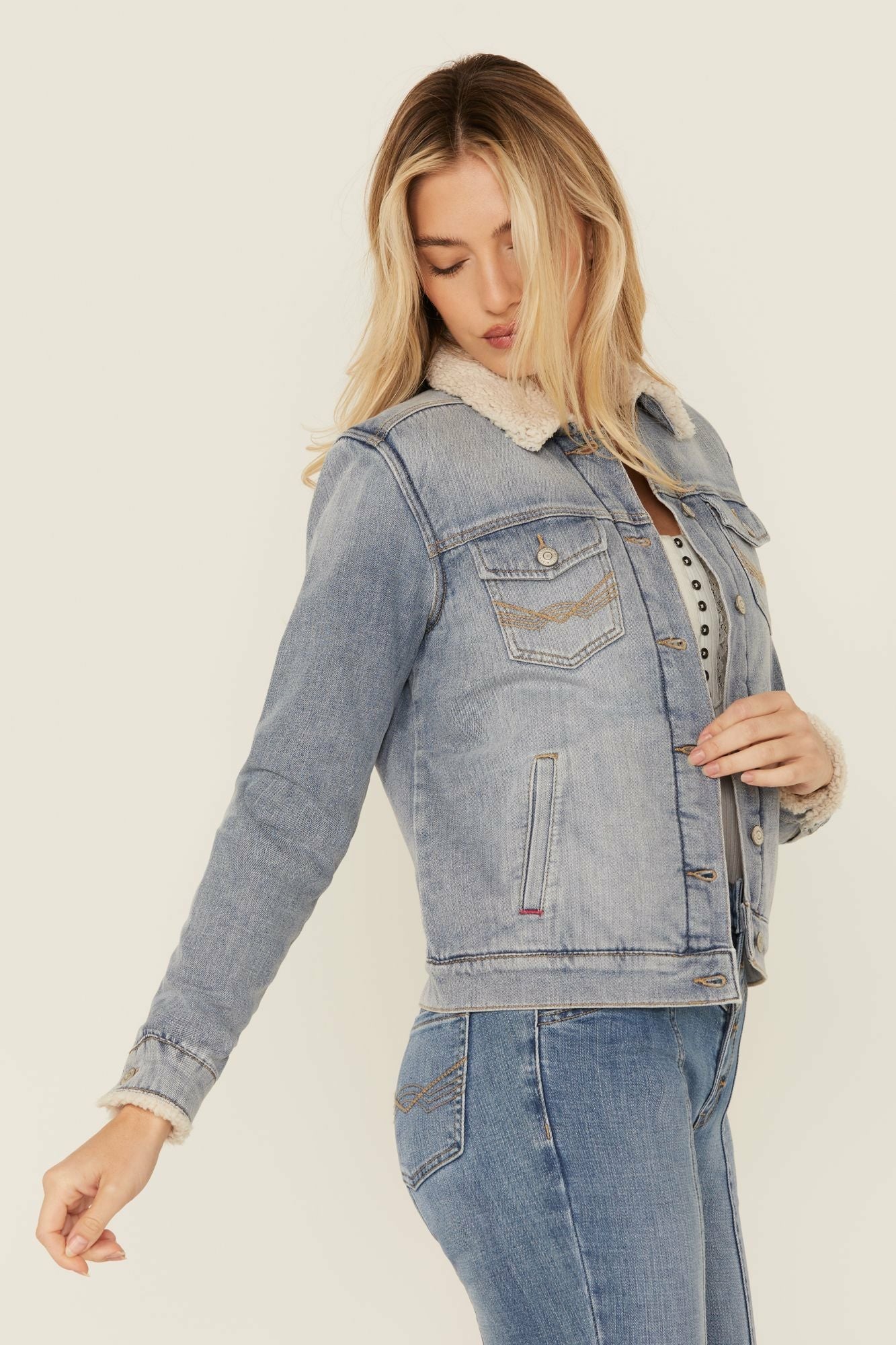 Idyllwind Edgewood Sherpa Lined Denim Jacket Light Wash