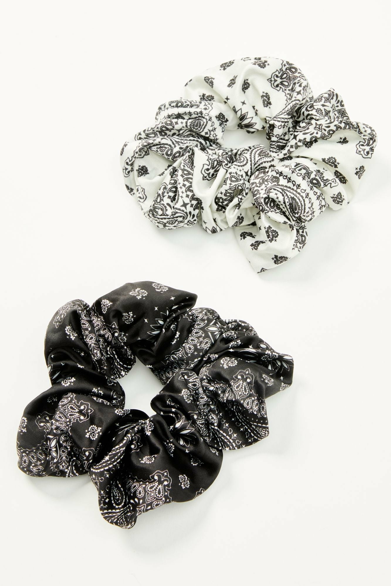 Idyllwind Bellshire Oversized Scrunchies - 2 Piece Black/white