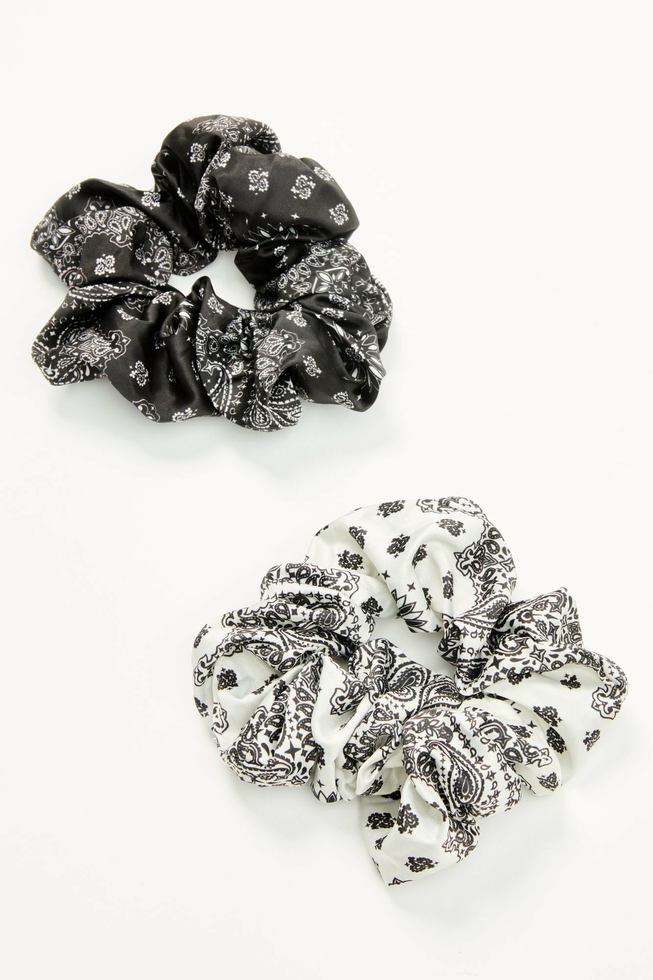 Idyllwind Bellshire Oversized Scrunchies - 2 Piece Black/white