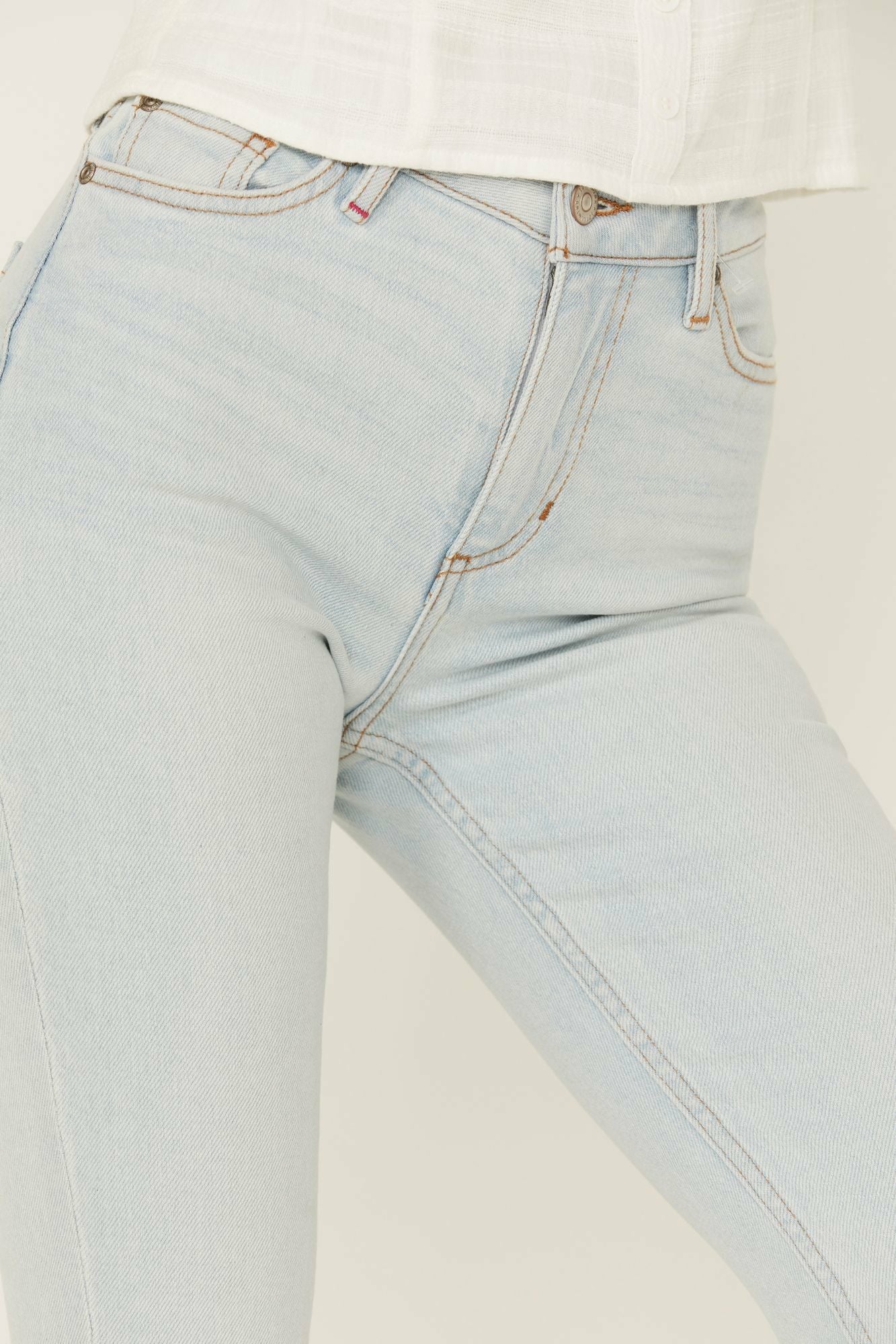 Idyllwind High Risin' Sunglow Wash Distressed Knee Flare Jeans Light Wash