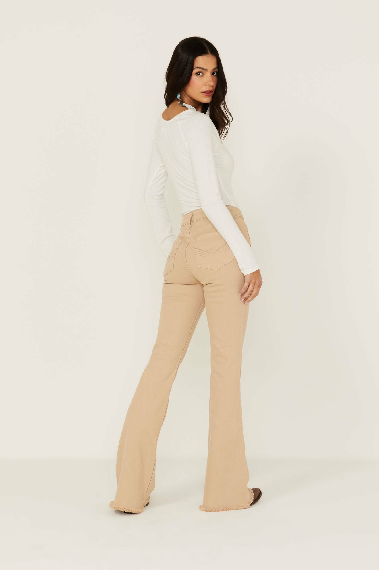 Idyllwind High Risin' Irish Cream Wash Stretch Front Patch Pocket Flare Jeans Sand