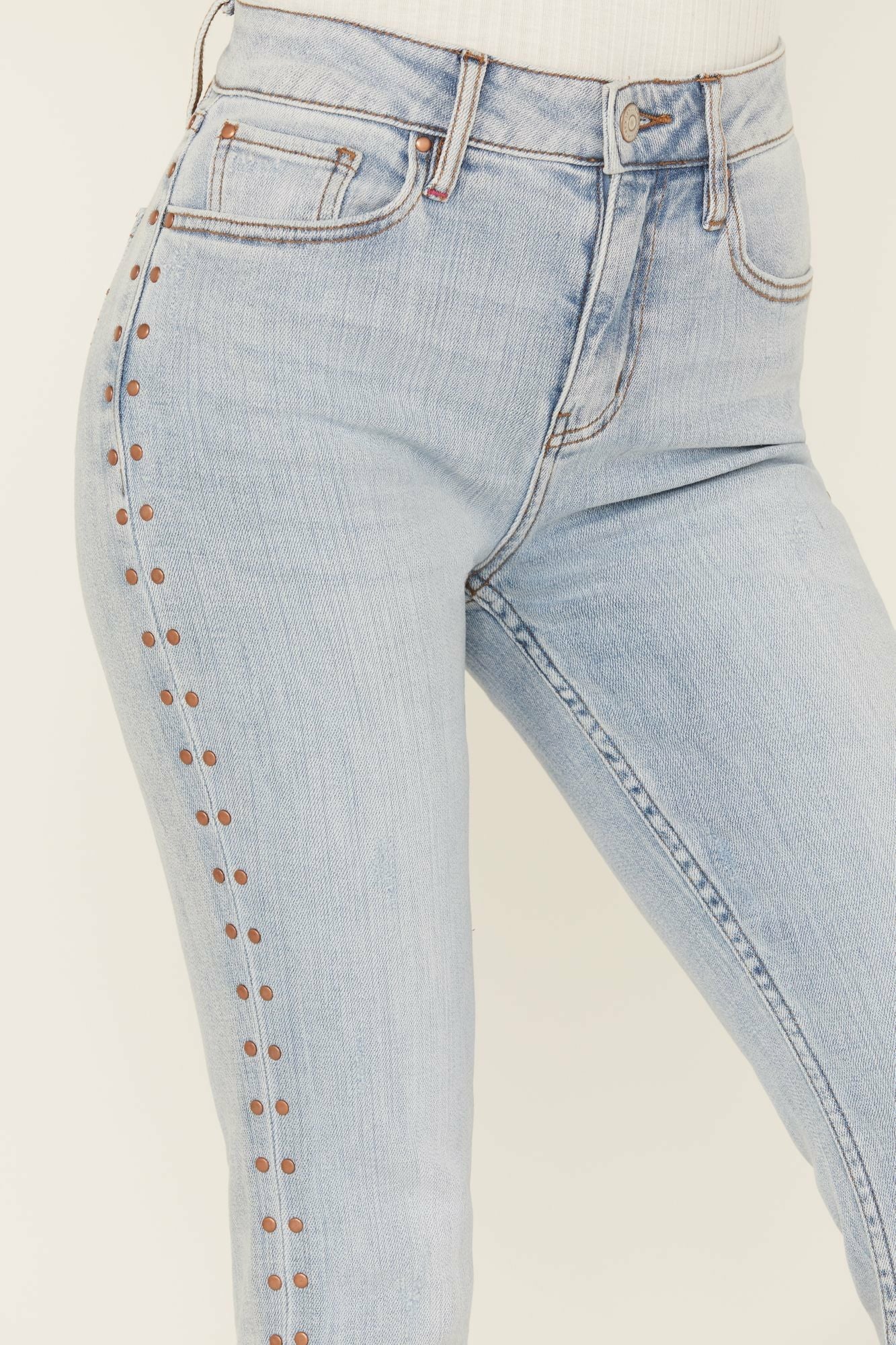 Idyllwind Granada Gypsy High Rise Studded Side Seam Bootcut Jeans Light Wash