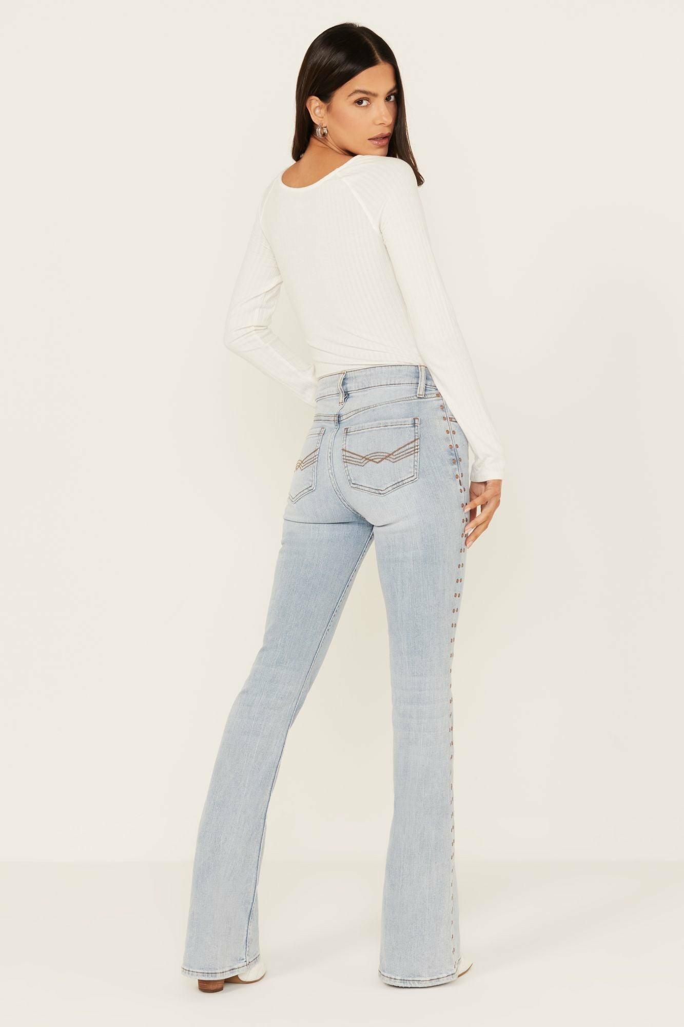 Idyllwind Granada Gypsy High Rise Studded Side Seam Bootcut Jeans Light Wash