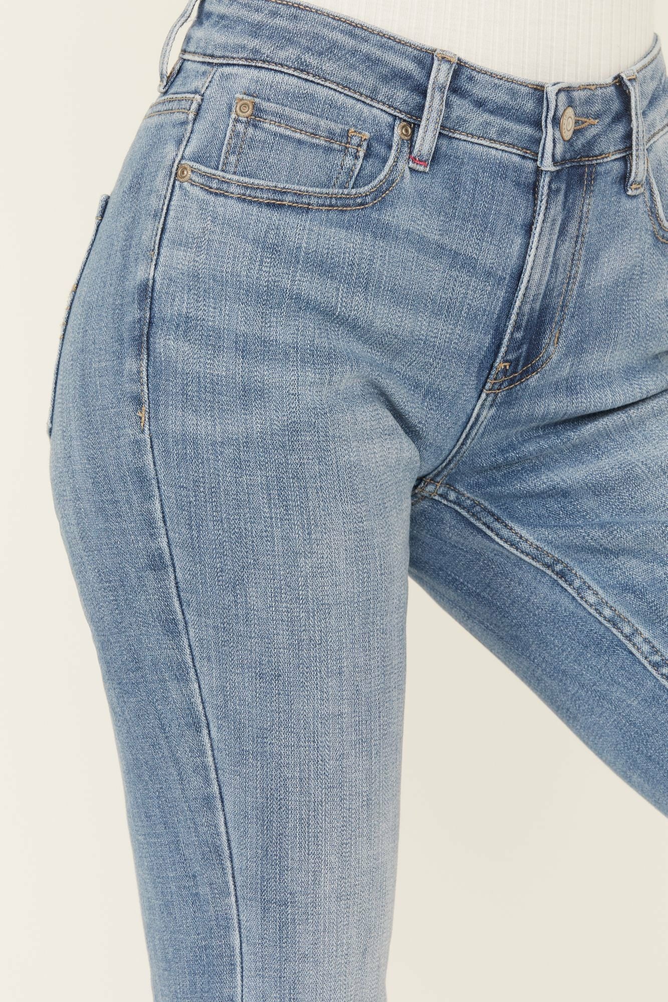 Idyllwind Atwood Light Wash Rebel Mid Rise Stretch Bootcut Jeans Light Wash