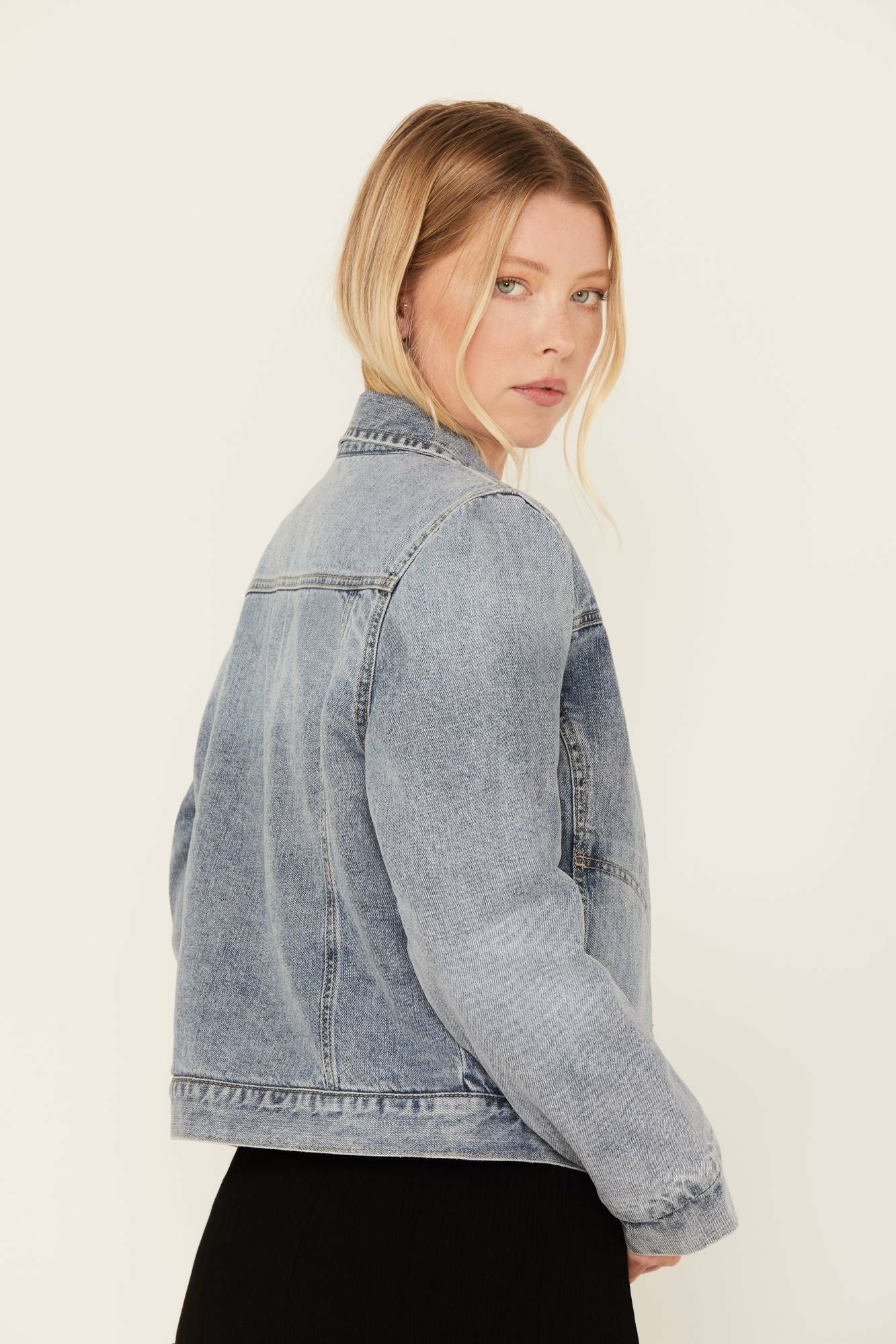 Idyllwind Barton Reversible Denim Blanket Jacket Light Wash