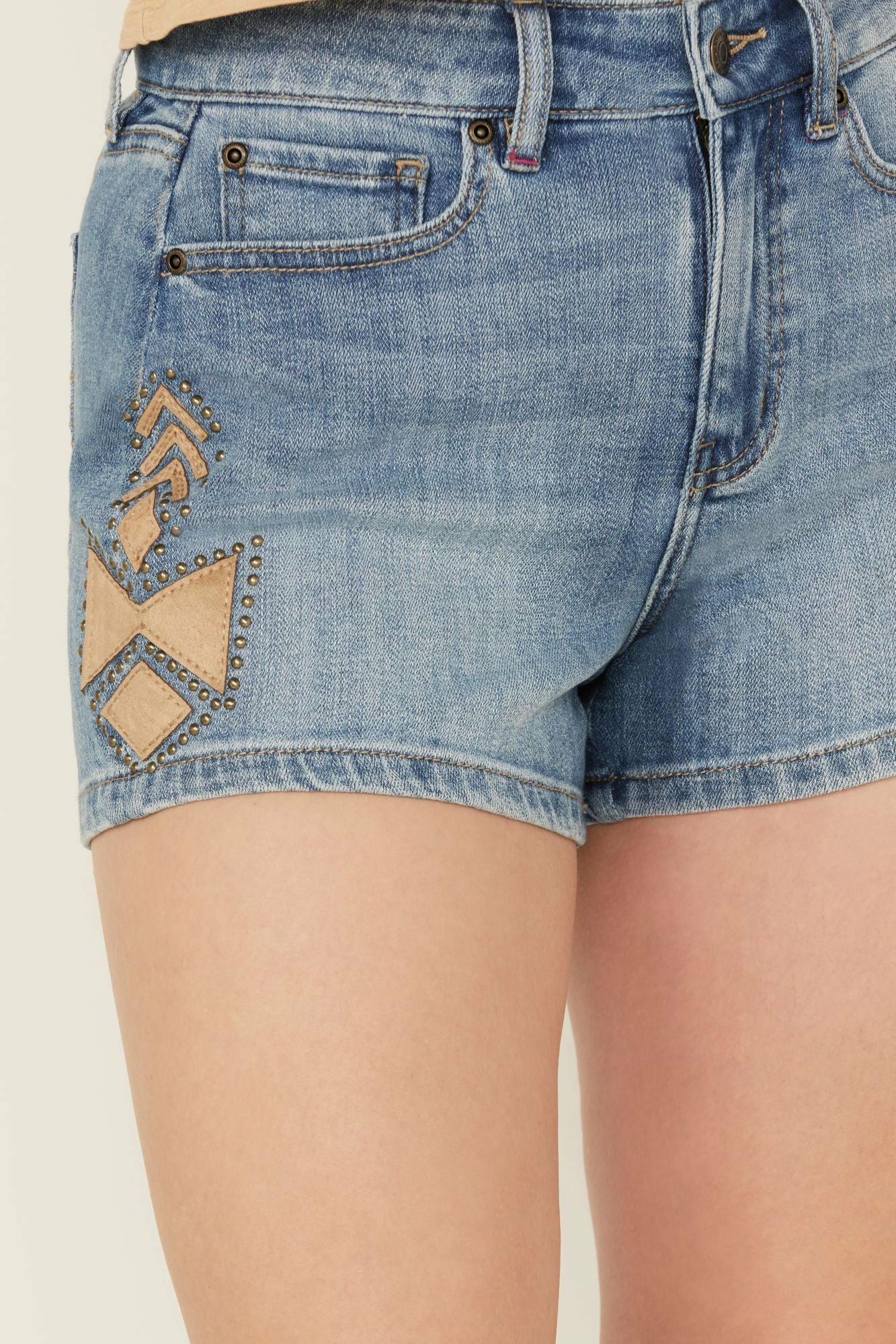 Idyllwind Medium Wash Gypsy High Rise Faux Suede Embellished Comfort Stretch Denim Shorts Medium Wash