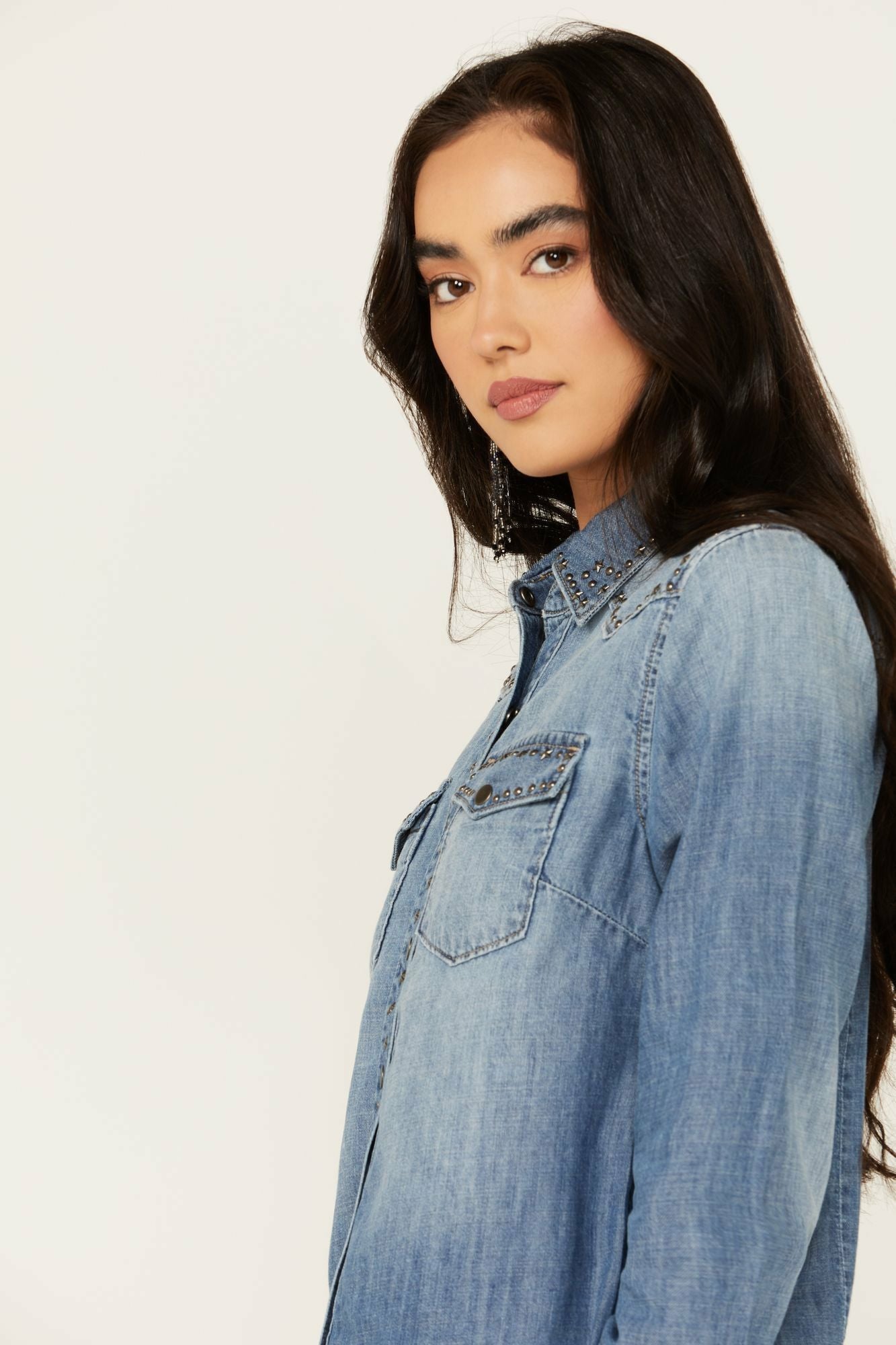 Idyllwind Rigid Wayside Studded Chambray Long Sleeve Snap Western Shirt Medium Wash